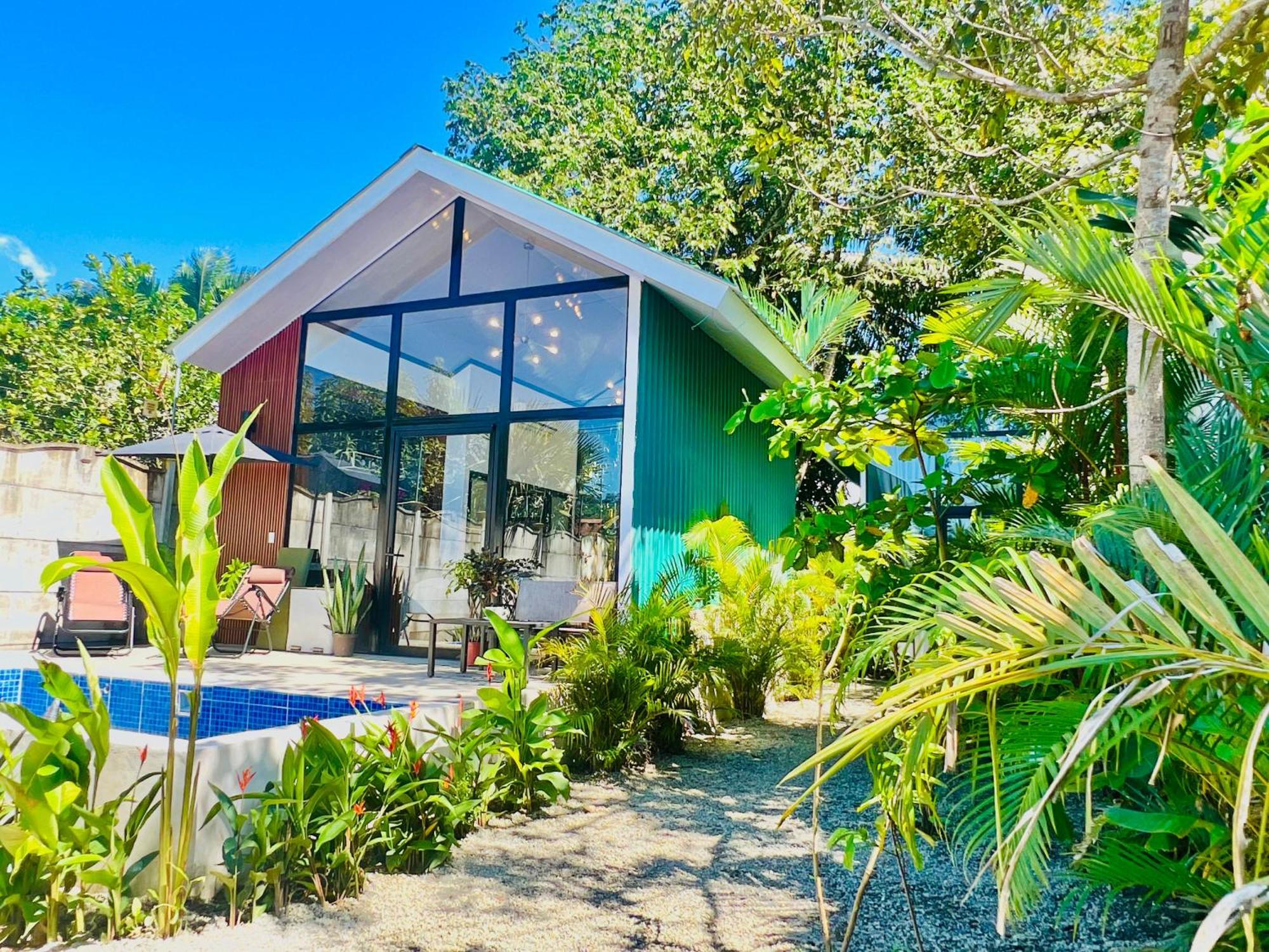 Guest House Pura Vida Quepos Exterior photo