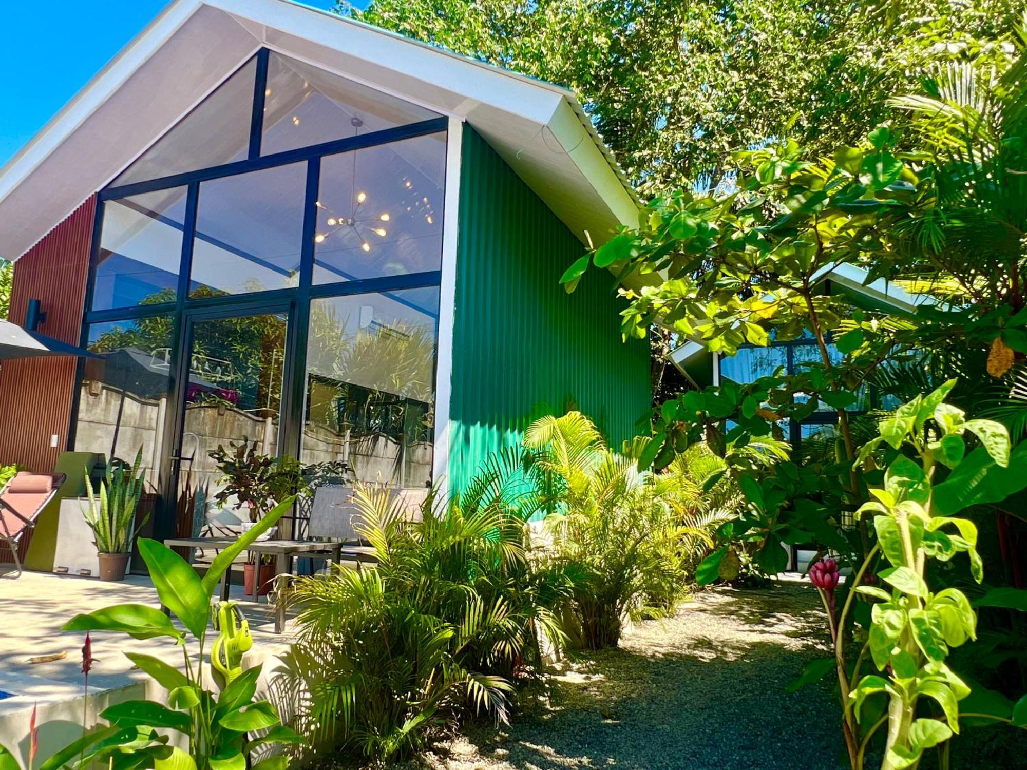 Guest House Pura Vida Quepos Exterior photo